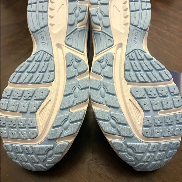 NWT ASICS (Unisex Big kid) Gel Contend 4 GS Running Shoes(size 7)