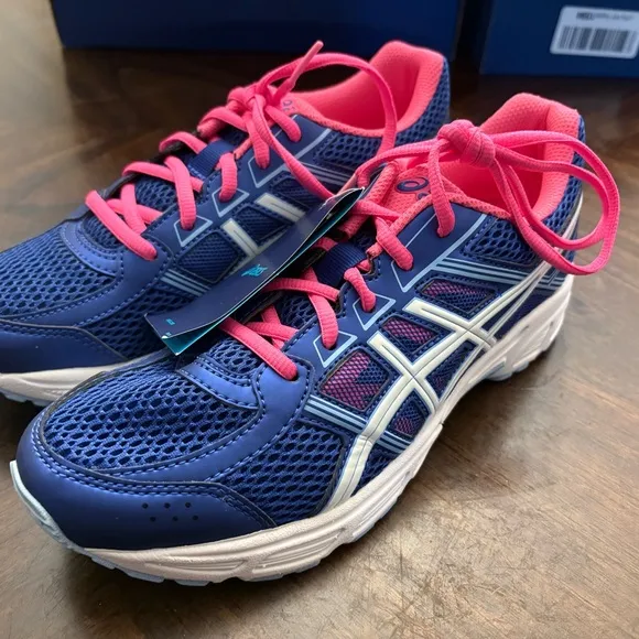 NWT ASICS (Unisex Big kid) Gel Contend 4 GS Running Shoes(size 7)