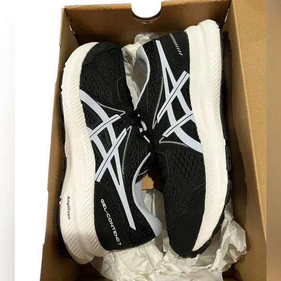 NWT ASICS Women’s Gel-Contend 7 Black/Purple Running Shoes in size 6