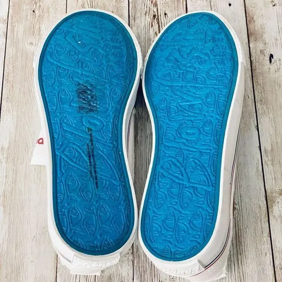 NWT Blowfish Malibu 7.5 White Distressed Blue No shoelace Memory foam Sneakers