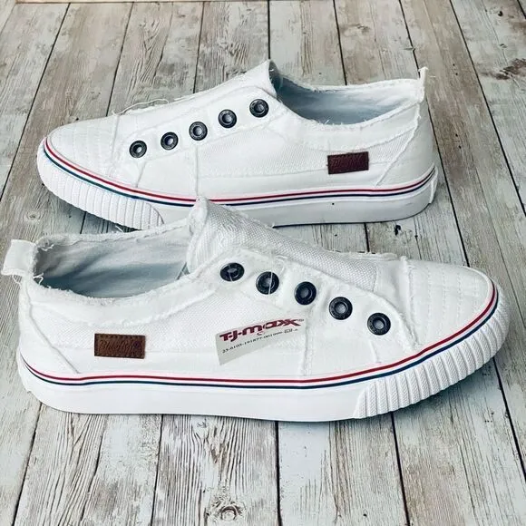NWT Blowfish Malibu 7.5 White Distressed Blue No shoelace Memory foam Sneakers