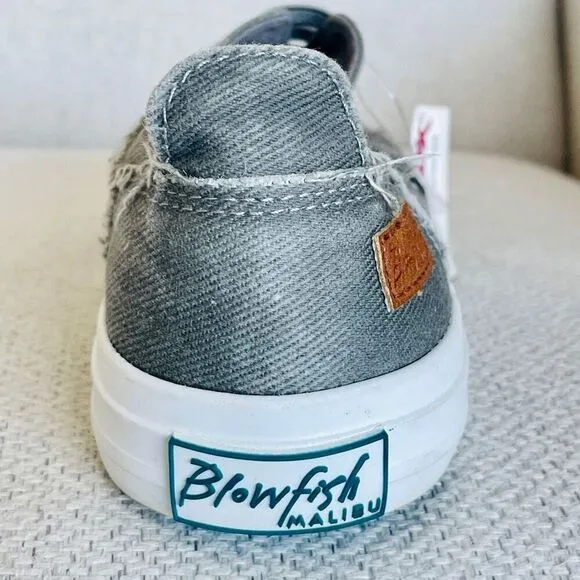 NWT Blowfish Malibu Mars 7.5 Distressed Grey No shoelaces Memory foam Sneakers