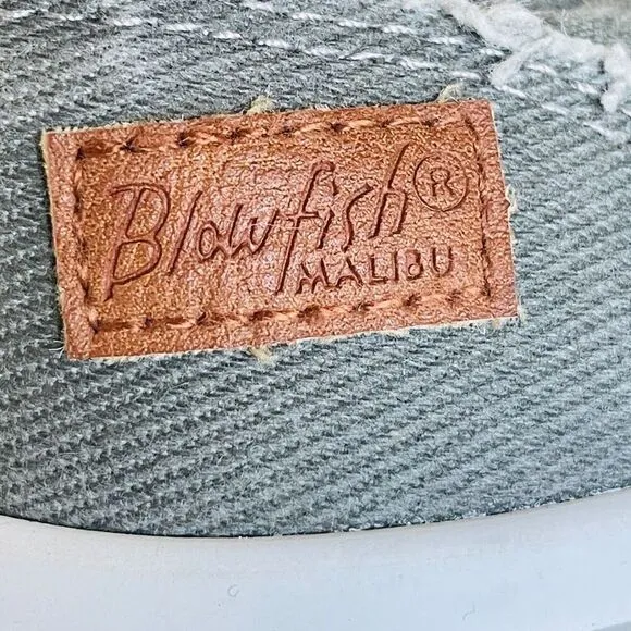 NWT Blowfish Malibu Mars 7.5 Distressed Grey No shoelaces Memory foam Sneakers