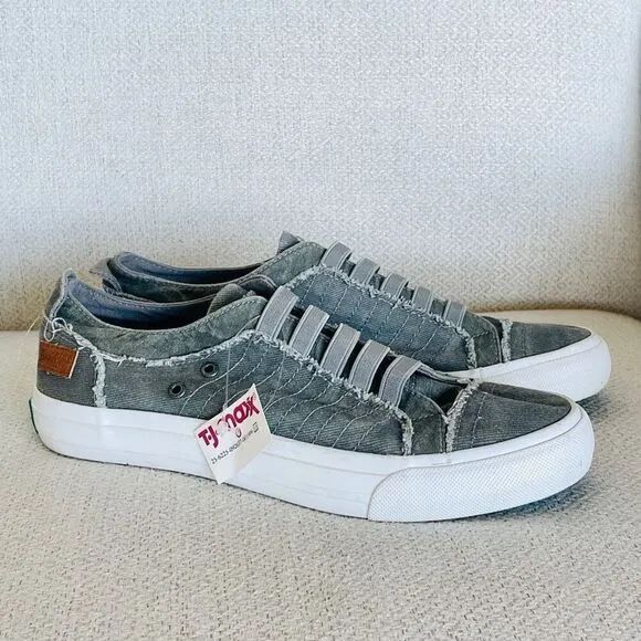 NWT Blowfish Malibu Mars 7.5 Distressed Grey No shoelaces Memory foam Sneakers