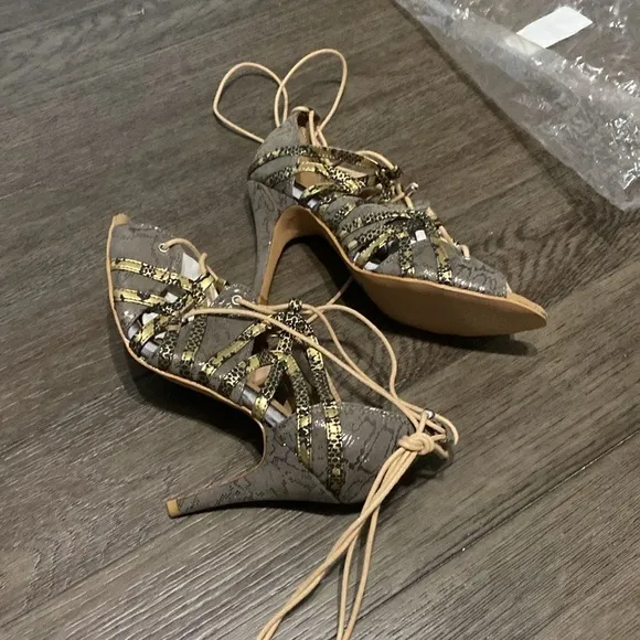 NWT BURJU Shoes Vaneno Open Toe Lace Up Stiletto Heeled Sandals | Size 10.5