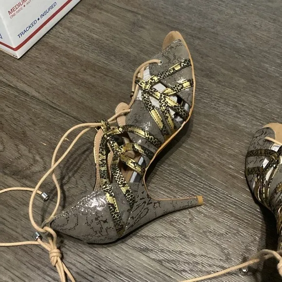 NWT BURJU Shoes Vaneno Open Toe Lace Up Stiletto Heeled Sandals | Size 10.5