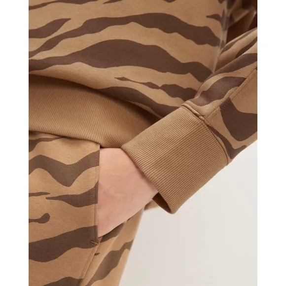 NWT Everlane Sweater Oversized Crew Alpaca Tiger Stripe Women's Size Medium ECO
