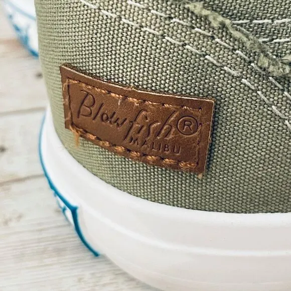 NWT Gorgeous Blowfish Malibu 7.5 Olive Green Sherpa Lined Memory foam Sneakers