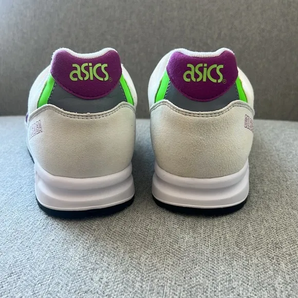NWT Men’s 10.5 ASICS GEL SAGA Running Training Shoes in White Orchid