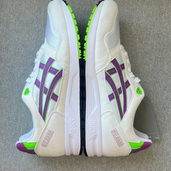 NWT Men’s 10.5 ASICS GEL SAGA Running Training Shoes in White Orchid
