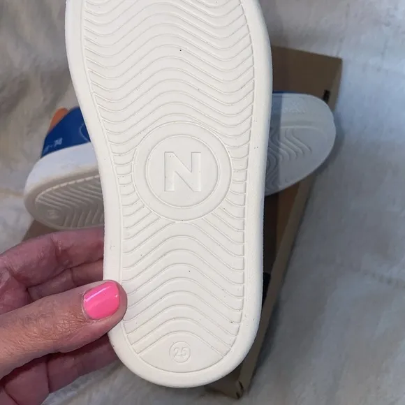 NWT NATURINO PINN Sneaker in Azure-White-Orange
