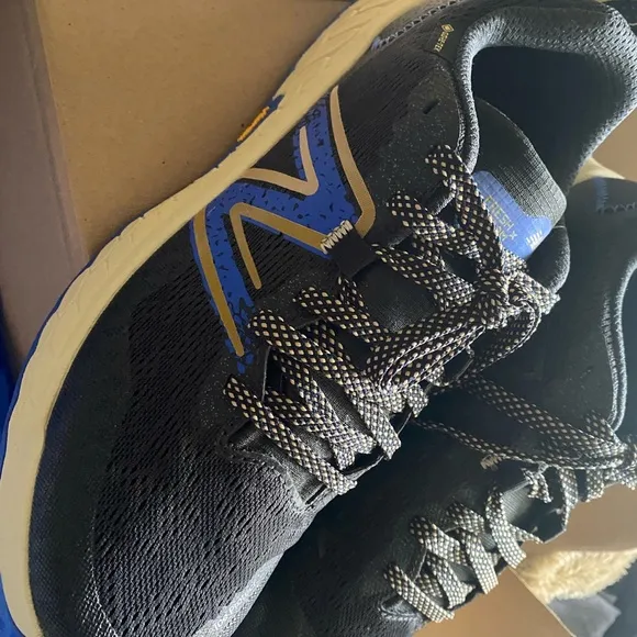 NWT || NEW BALANCE Mens Shoes Size 9.5 Wide Width Fresh Foam X Hierro v7 GoreTex