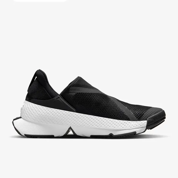 NWT NIKE Go FlyEase Easy On/Off Shoes Black Sz 6