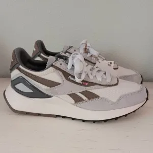 NWT ~ REEBOK CL LEGACY AZ Men's Size 6.5 White Light Grey and Brown 👟❤️