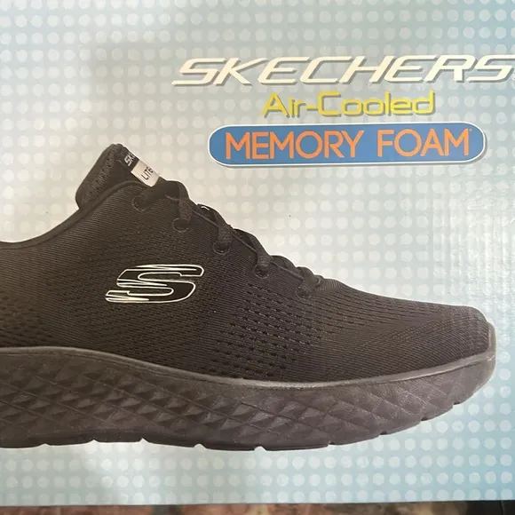 NWT Skechers Air Cooled Memory Foam Navy Mens Shoes size 8.5 Machine Washable