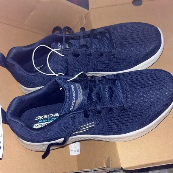 NWT Skechers Air Cooled Memory Foam Navy Mens Shoes size 8.5 Machine Washable