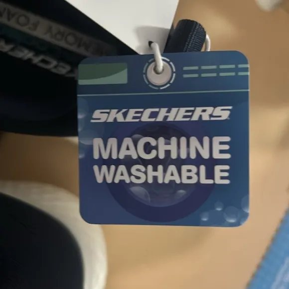 NWT Skechers Air Cooled Memory Foam Navy Mens Shoes size 8.5 Machine Washable