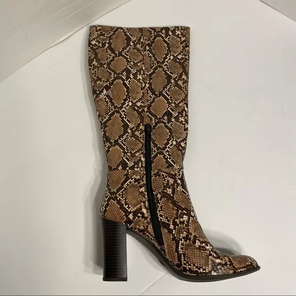 NWT Snakeskin Print Memory Foam Boots Women’s