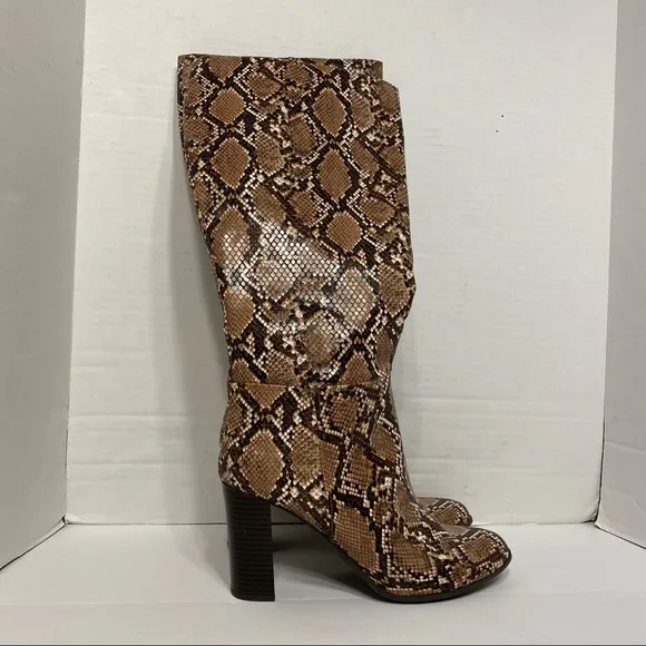 NWT Snakeskin Print Memory Foam Boots Women’s