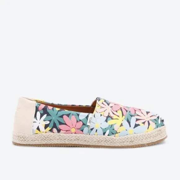 NWT TOMS Multi Giant Flower Print Shoes Youth Size 5