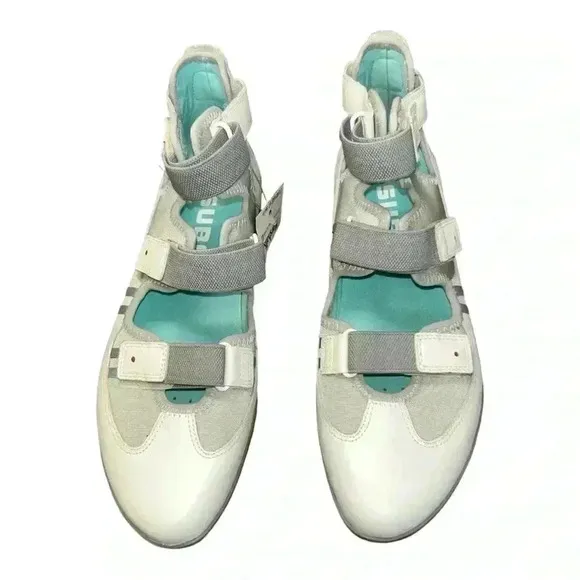 NWT TSUBO Leather Walking Shoes USA women size 9 Color: White, gray and aqua