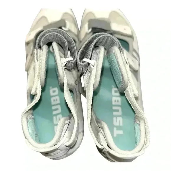 NWT TSUBO Leather Walking Shoes USA women size 9 Color: White, gray and aqua