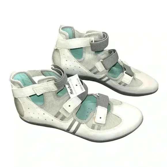 NWT TSUBO Leather Walking Shoes USA women size 9 Color: White, gray and aqua