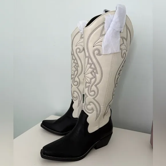 NWT Wild Fable Tall Kenzi western cowboy boots White, 8 w/ Memory Foam Insole
