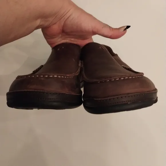 OluKai Moloa Hula men's brown leathre slip-on loafers