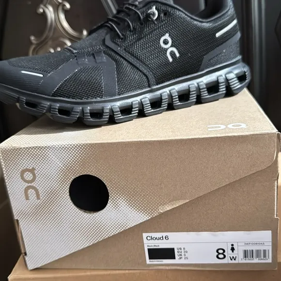 On Cloud 6 Women’s Various Sizes Running-Walking Shoe Black• Brand New In Box•