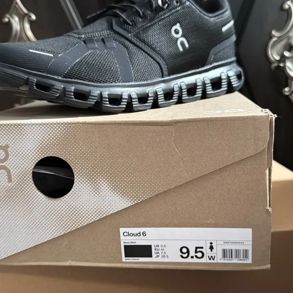 On Cloud 6 Women’s Various Sizes Running-Walking Shoe Black• Brand New In Box•