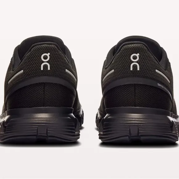 On Cloud 6 Women’s Various Sizes Running-Walking Shoe Black• Brand New In Box•