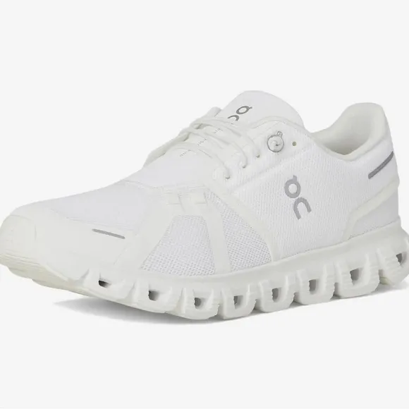 On Cloud 6 Women’s Various Sizes Walking-Running White Shoes •Brand New•