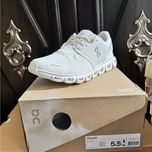 On Cloud 6 Women’s Various Sizes Walking-Running White Shoes •Brand New•