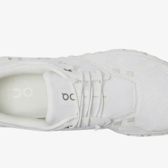 On Cloud 6 Women’s Various Sizes Walking-Running White Shoes •Brand New•