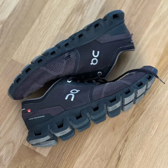 On Cloud Black Swiss Engineering Cloudtech  Shoes Size M9.5