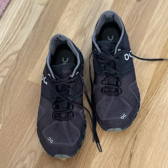 On Cloud Black Swiss Engineering Cloudtech  Shoes Size M9.5