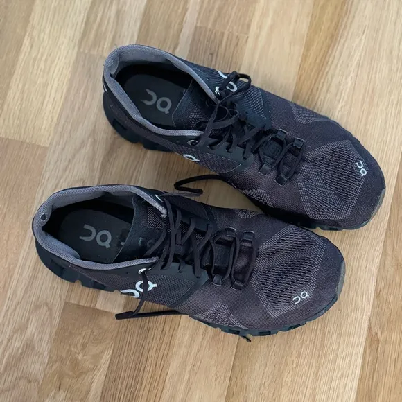On Cloud Black Swiss Engineering Cloudtech  Shoes Size M9.5