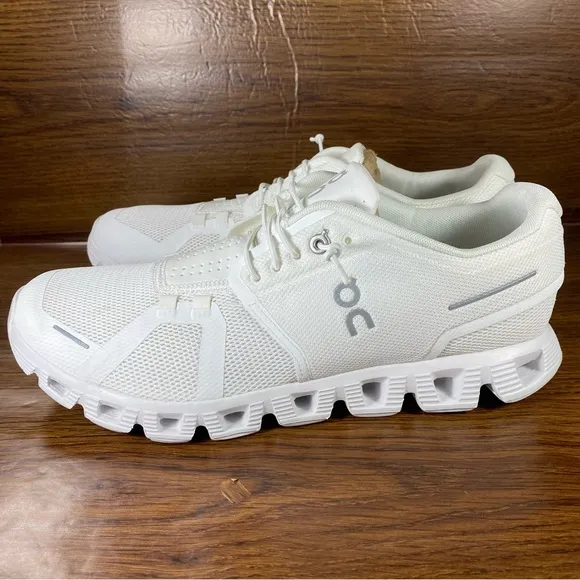 On Cloud Cloud 5 women’s shoe size 10.5