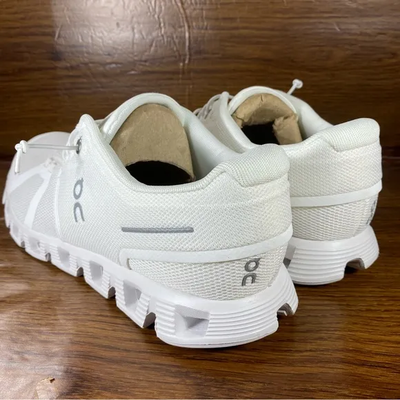 On Cloud Cloud 5 women’s shoe size 10.5