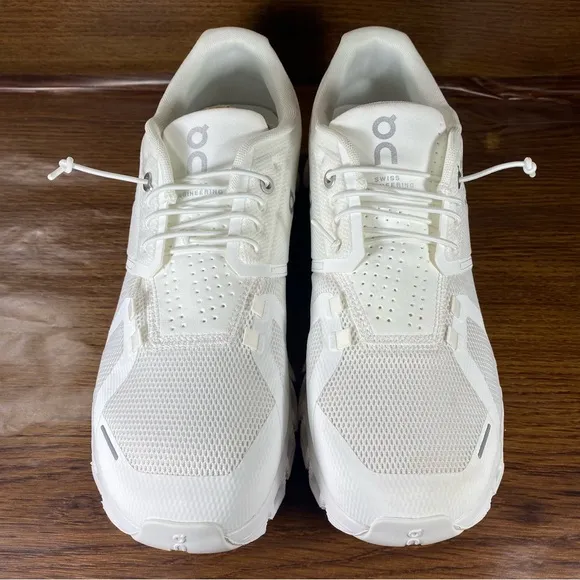 On Cloud Cloud 5 women’s shoe size 10.5