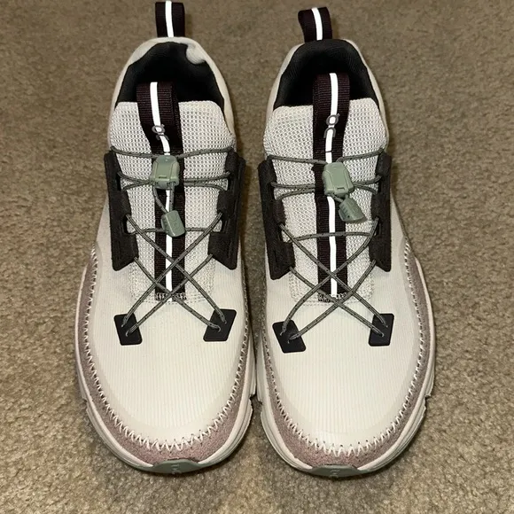 On Cloud cloudaway shoes! Size W10