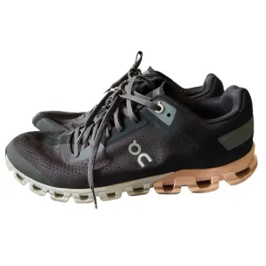 On Cloud CloudFlow Helion Swiss Engineering Running Shoes Womens Size 9.5 Black