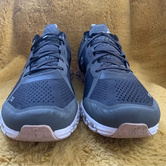 On Cloud Cloudflow Running Shoes Women’s Size 10.5