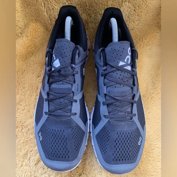 On Cloud Cloudflow Running Shoes Women’s Size 10.5