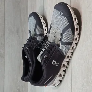 On Cloud Mens Running Athletic Sneakers Shoes Sz 11