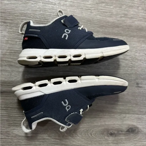 On Cloud Play Shoes  Size 1