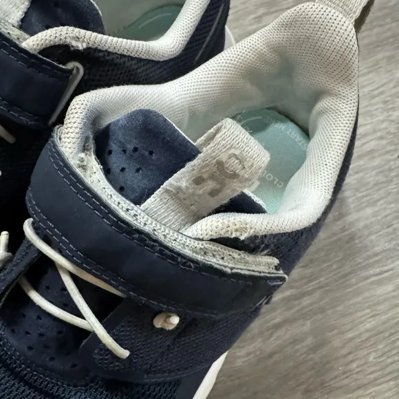 On Cloud Play Shoes  Size 1