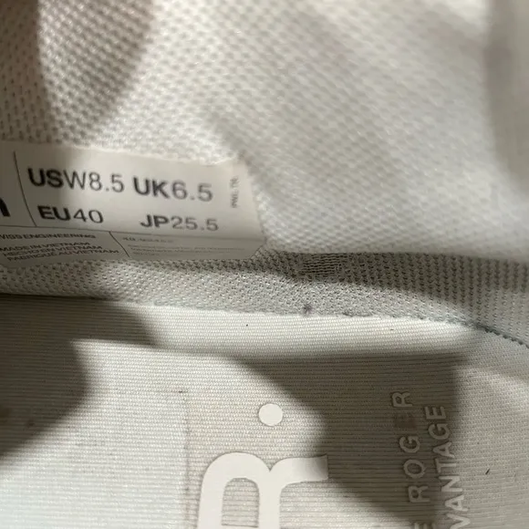 On Cloud Roger Advantage women’s size 8.5
