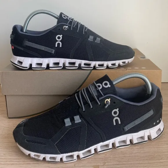 On Cloud Running Shoes Black/White - W 10